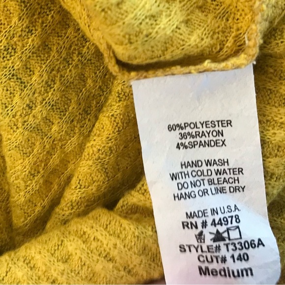 Daytrip Buckle Pullover Top Size Medium Yellow Green Psychedelic 70s Retro Vibe - Picture 4 of 8